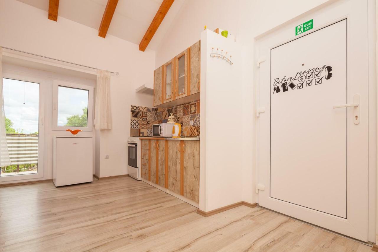 Ferienwohnung Miramare Pomer Exterior foto
