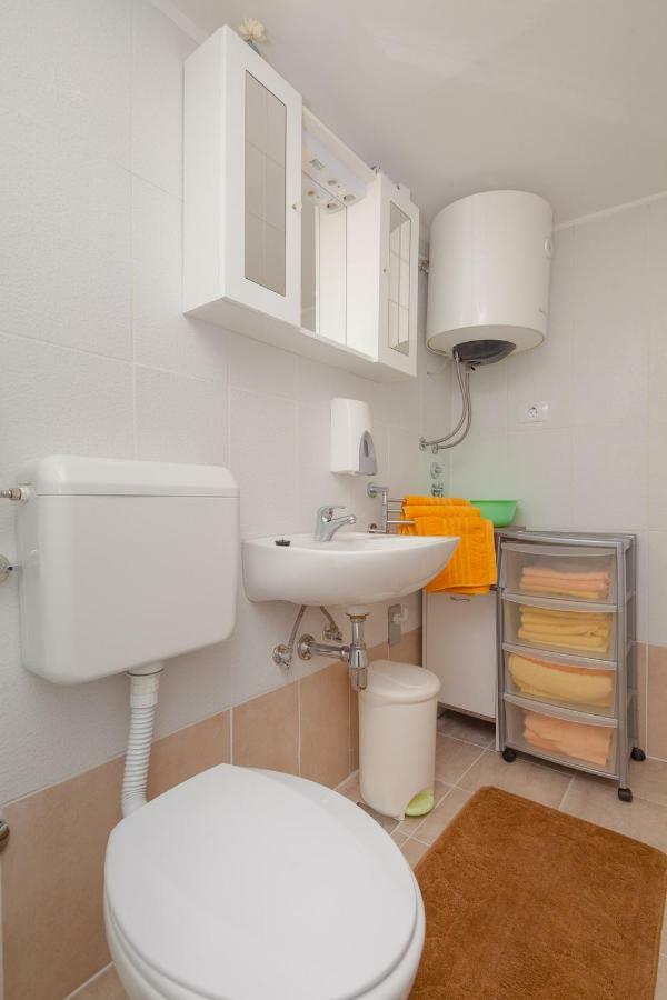 Ferienwohnung Miramare Pomer Exterior foto