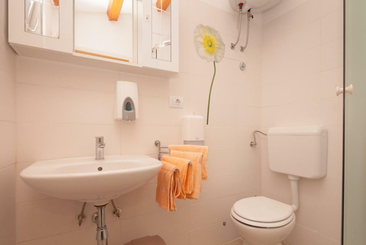 Ferienwohnung Miramare Pomer Exterior foto