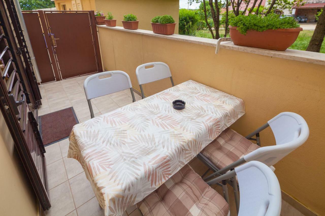 Ferienwohnung Miramare Pomer Exterior foto