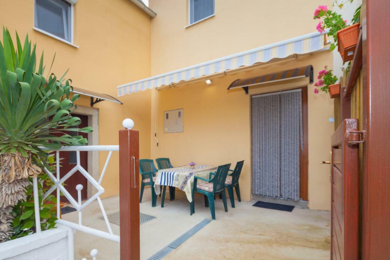 Ferienwohnung Miramare Pomer Exterior foto
